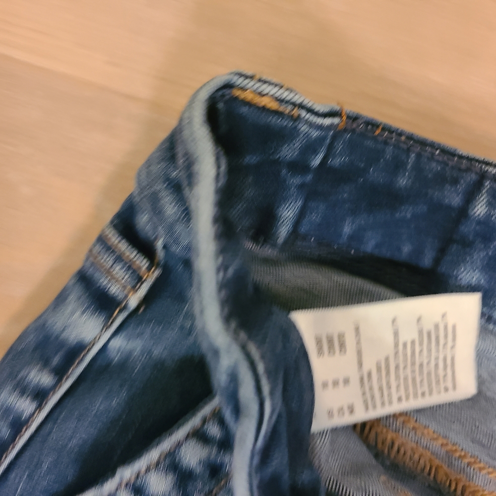 Women' Blue Jeans - Picture 3 of 4